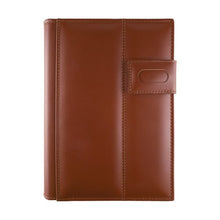 Încarcă imaginea în vizualizatorul Galerie, Agenda din piele 2026, datata zilnic, Monaco Maro, 17 x 24 cm