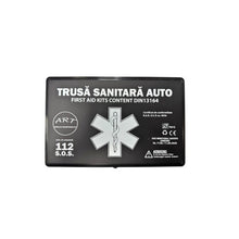Încarcă imaginea în vizualizatorul Galerie, Kit siguranta auto omologat, complet cu trusa medicala, 2 triunghiuri, stingator, vesta si geanta