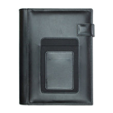 Încarcă imaginea în vizualizatorul Galerie, Agenda din piele 2026, datata zilnic, Mega Nero, 17 x 24 cm