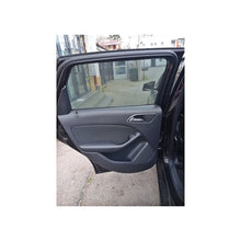 Încarcă imaginea în vizualizatorul Galerie, Perdele auto dedicate Mercedes B-class W246 2012-2018
