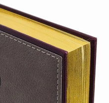 Încarcă imaginea în vizualizatorul Galerie, Agenda de lux 2027, datata zilnic, Borneo Negru cu elastic , 17 x 24 cm
