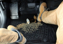 Încarcă imaginea în vizualizatorul Galerie, Covoare auto LAND ROVER Range Rover Evoque 2011-2018, dedicate, stil tavita, cu tunel median
