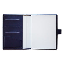 Încarcă imaginea în vizualizatorul Galerie, Agenda din piele 2026, datata zilnic, Elba Blu, 15 x 21 cm
